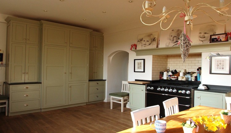 New Traditional Simple, elegant lines create a timeless design. The cupboards have recessed plinths, fitted after the cupboards have been placed, for ergonomic living.